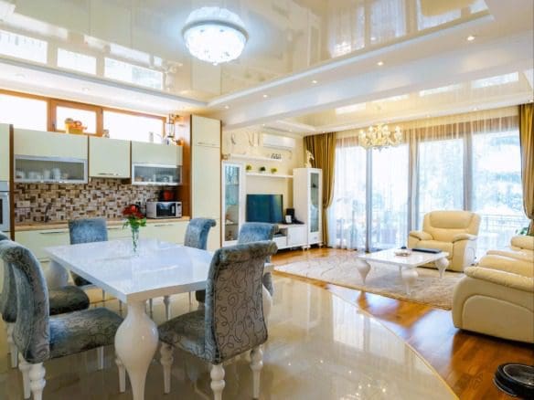 Ratac Bar'da Satılık Lüks Villa