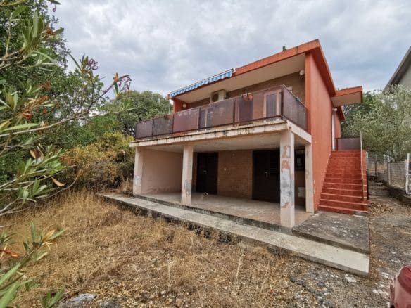 Utjeha'da Ev - Karadağ