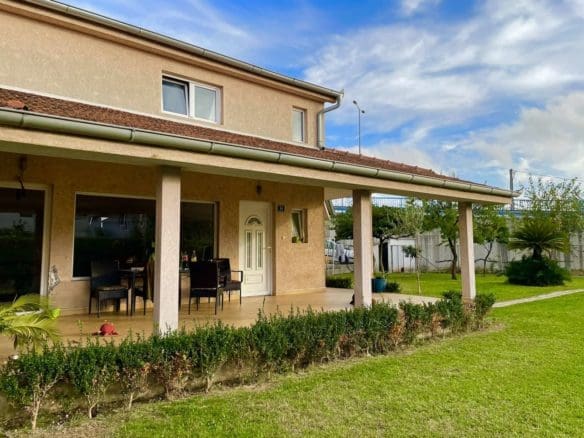 Home For Sale In Bar