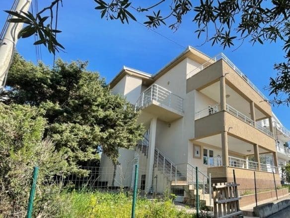 House For Sale In Utjeha