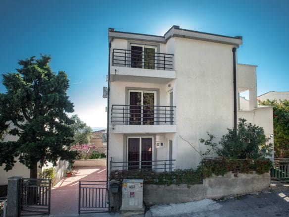 Mini Hotel For Sale In Petrovac