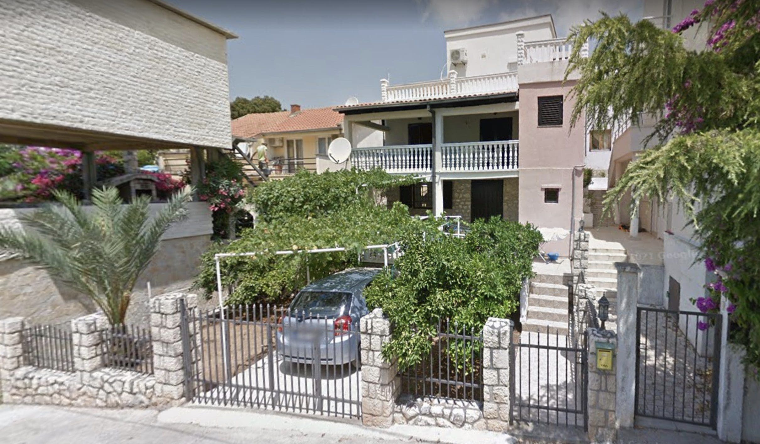 Savremena kuća na prodaju u Utjehi