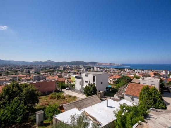 Dwusypialniowy apartament na sprzedaż w Susanj, Bar, Czarnogóra