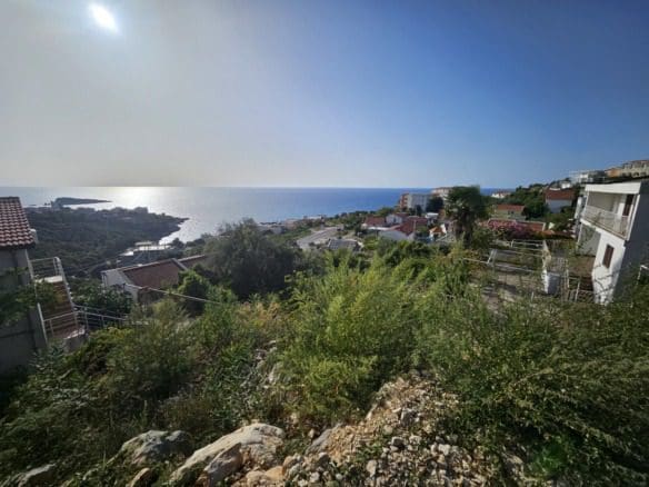 Luksusowa nieruchomość z widokiem na morze na sprzedaż w Utjeha, Bar: Uzbrojona działka 603 m²