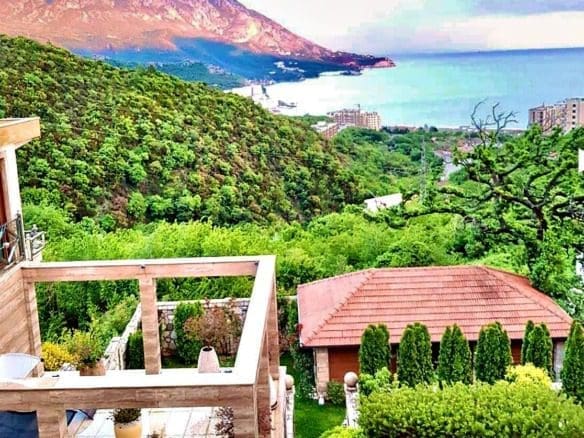 Luxurious Villa For Sale In Bečići