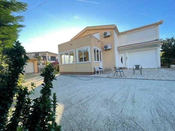 Будинок на продаж у Полє-Бар