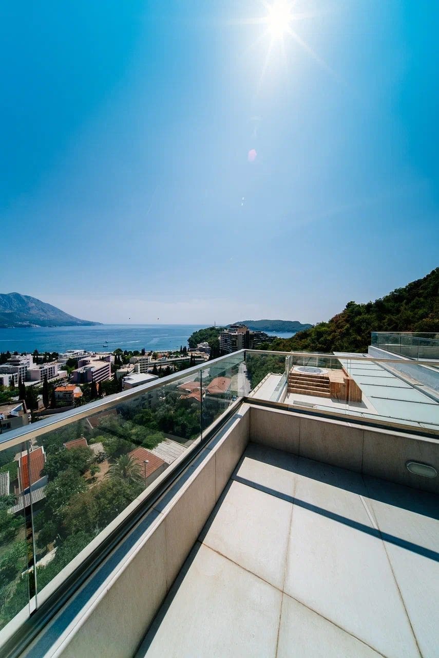 Luxury Penthouse with Panoramic Sea Views in Budva - Becici
