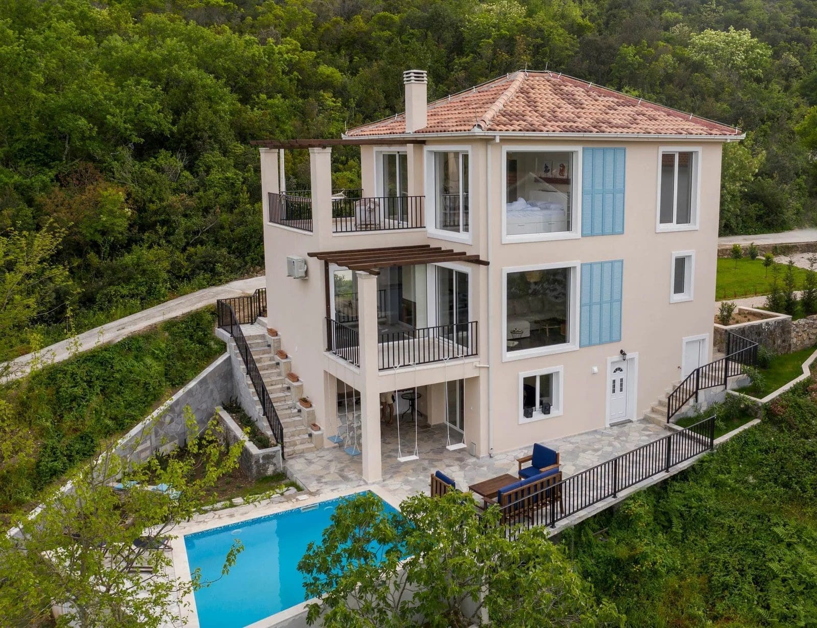 MREproperty (1) Stunning Villa for Sale in Montenegro