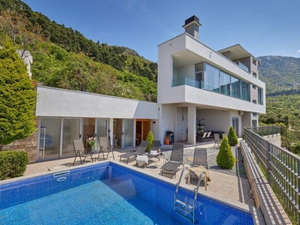 Luxuriöse Villa mit Panoramablick in Tivat