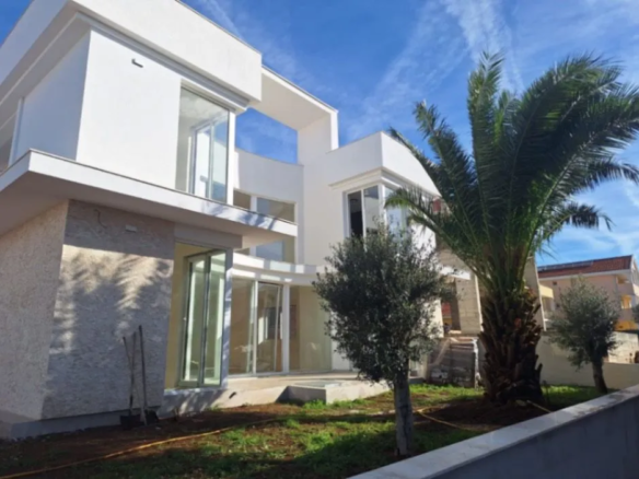 Atemberaubende Villa mit Meerblick in Krimovica zu verkaufen