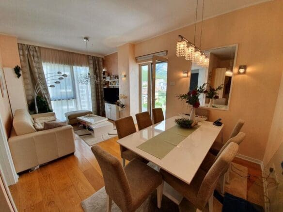 Izuzetan trosoban stan u Tre Canne