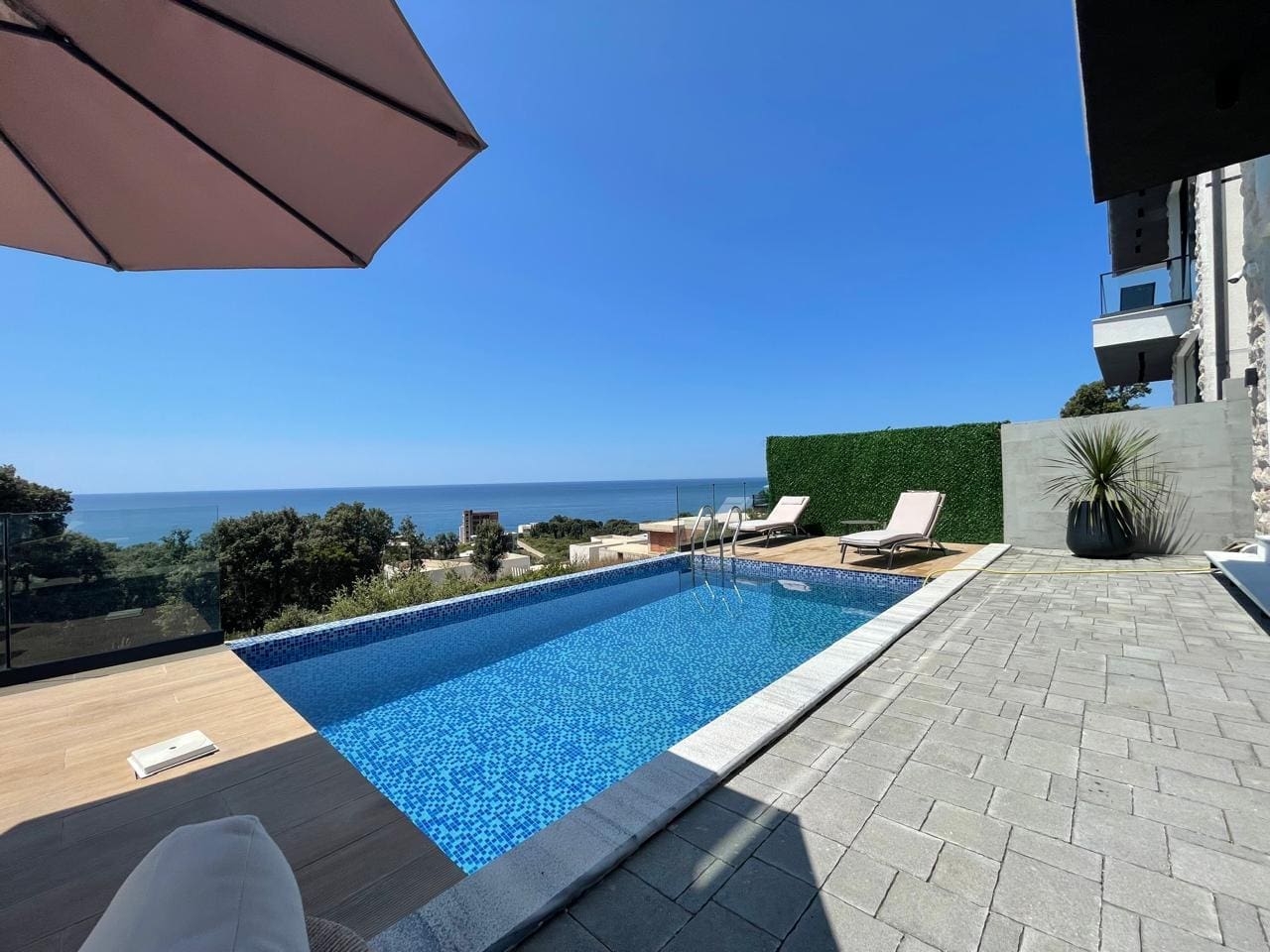 Dobra Voda'da Satılık Modern Akıllı Ev