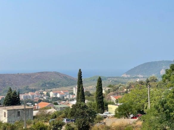 Udobna kuća sa pogledom na more u Sutomoru - Zeleni Pojas Real Estate Montenegro