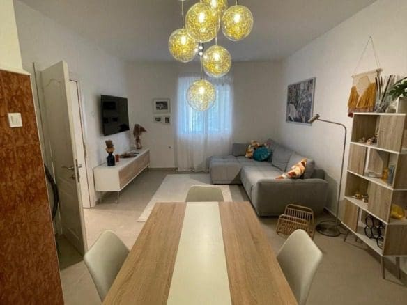 Prostran stan od 108m² sa privatnom baštom