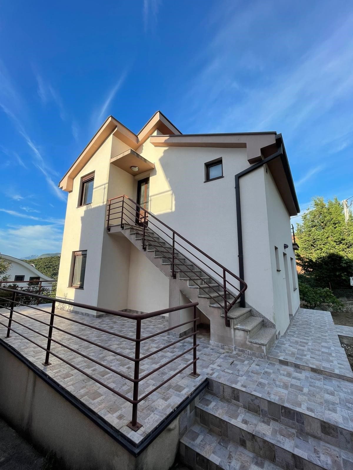 MREproperty (1) sea view house for sale in Utjeha