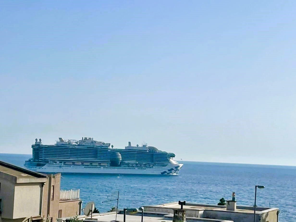 Mieszkanie 2-pokojowe z widokiem na morze na sprzedaż w Šušanj