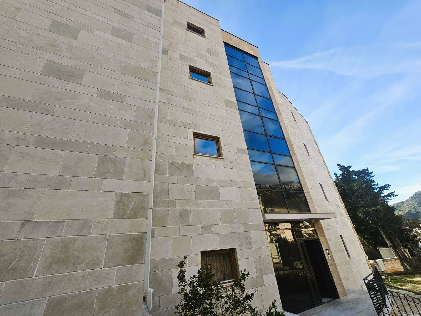 MREproperty (8) Modern Studio Apartment for Sale in Petrovac