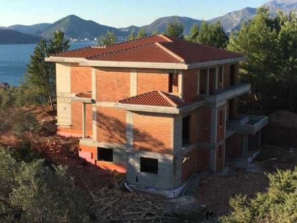 Незавершённая вилла 720 м² на продажу в Црвена Главица