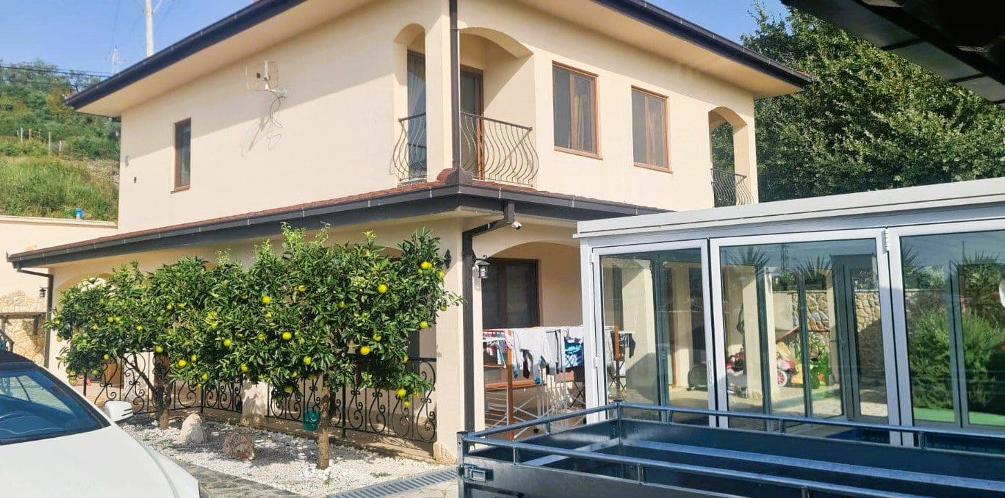 Willa na Sprzedaż w Bar, Czarnogóra