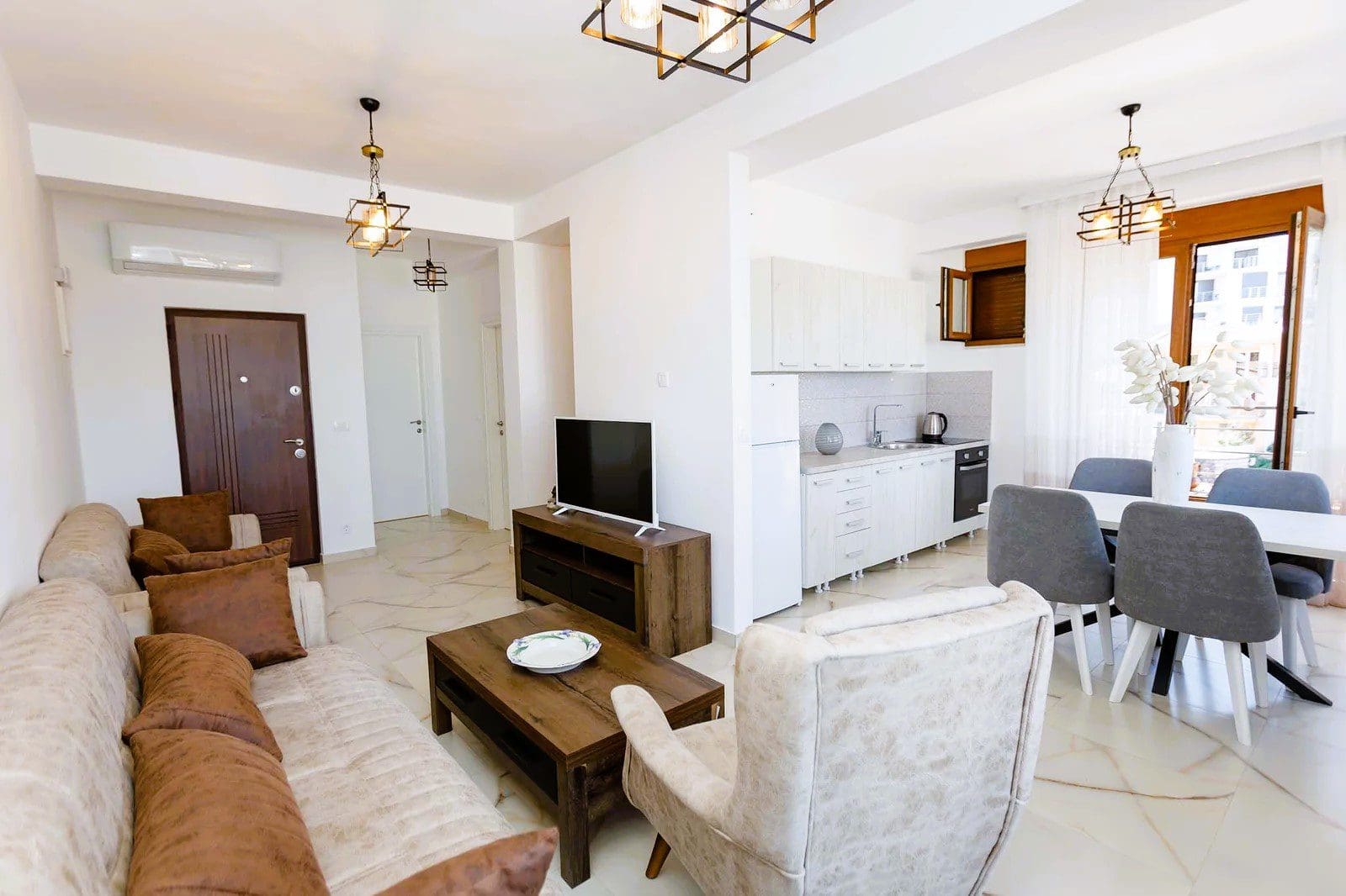 MRE-property (1) stan na prodaju u Utjehi, Bar