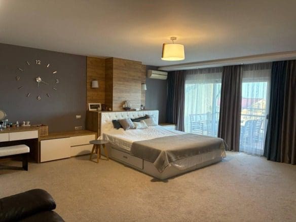 Apartament dwupoziomowy na sprzedaż w Budvie