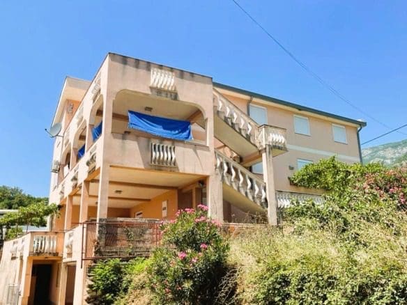 Міні-готель у продажу в Сутоморе