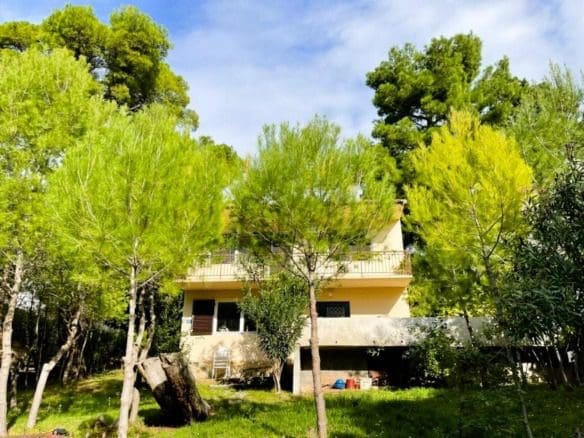 Kuća na prodaju u Baru