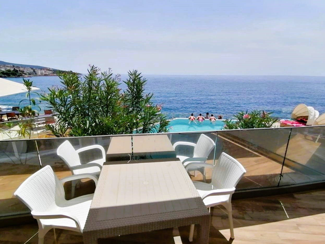 2-Zimmer-Wohnung Dobra Voda Erste Reihe, abgeschlossene Wohnanlage