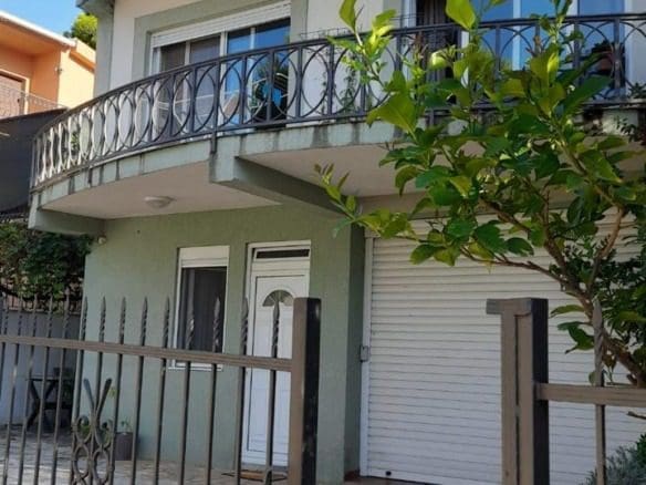 Udomljena kuća u Zelenom Pojasu, Bar