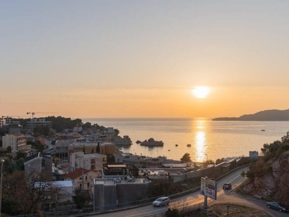 Luxus-Penthouse mit 3 Schlafzimmern in Pržno mit Meerblick