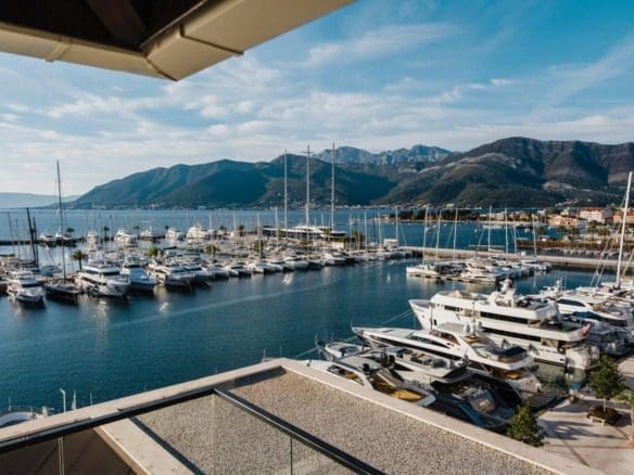 Tivat'ta Satılık Penthouse