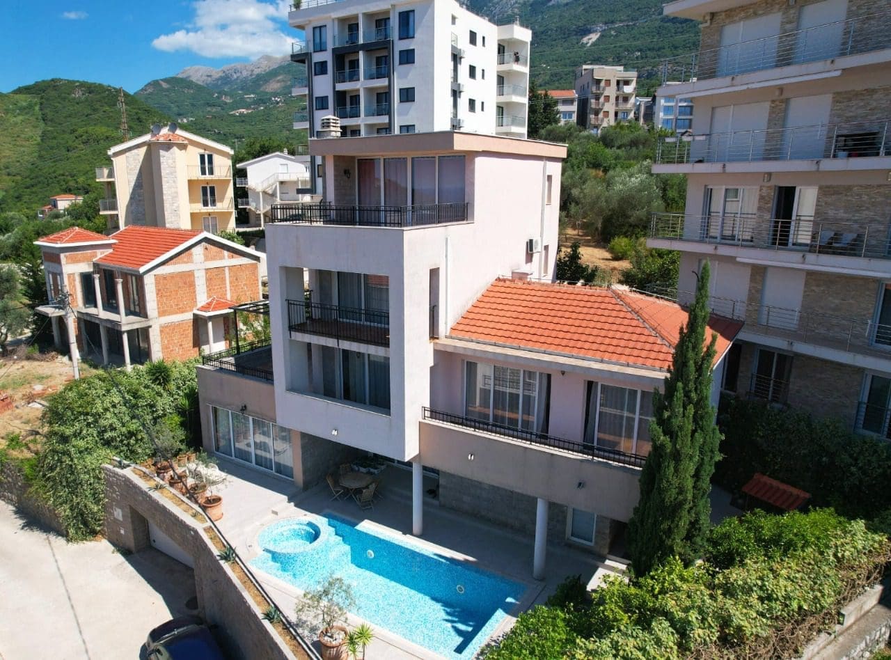 MRE-Property Montenegro (1) Villa with Sea View in Becici