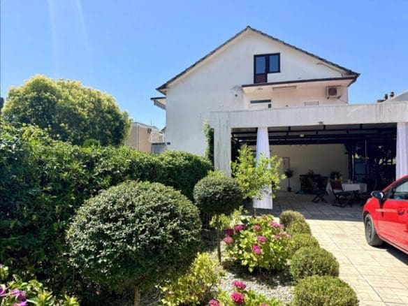 Wohnung zur Miete in Seljanovo, Tivat