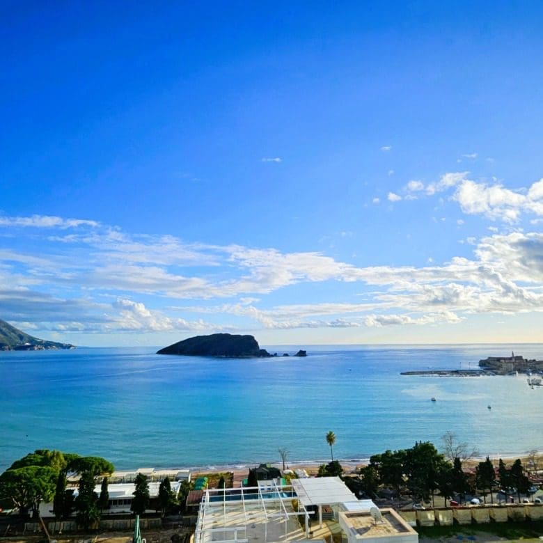 Купівля нерухомості в Чорногорії для отримання посвідки на проживання: Офіційний путівник 2026