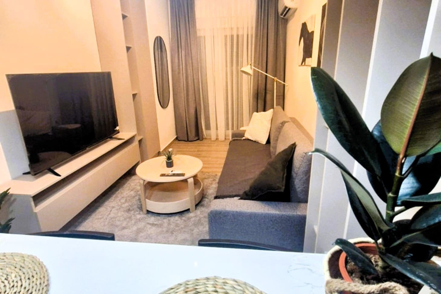 Studio zu verkaufen in Tivat