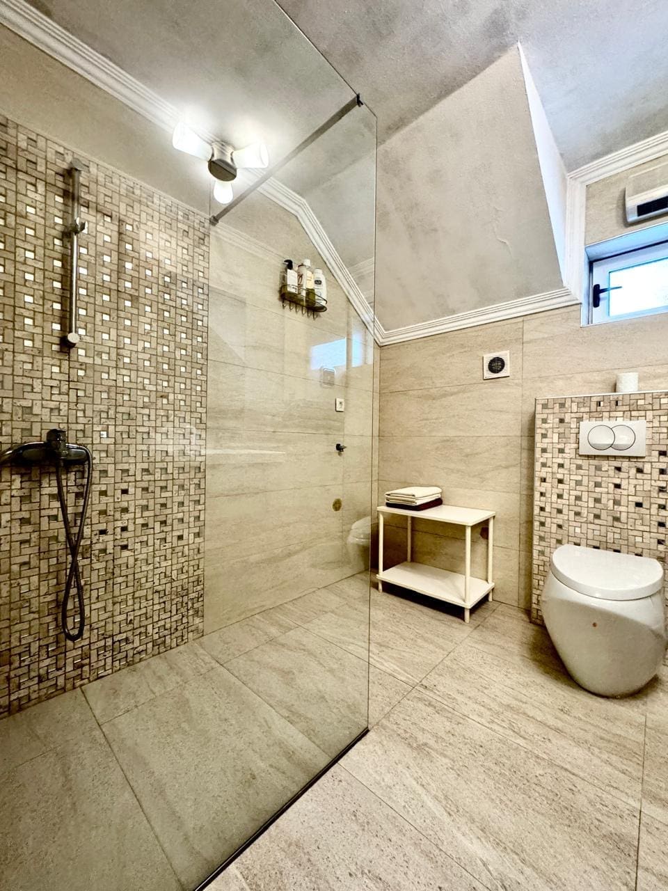 amazing-studio-apartment-for-sale-budva-17