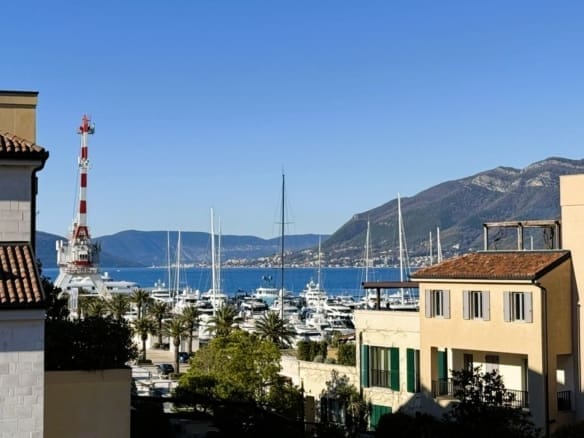 Пентхаус в Порто Монтенегро