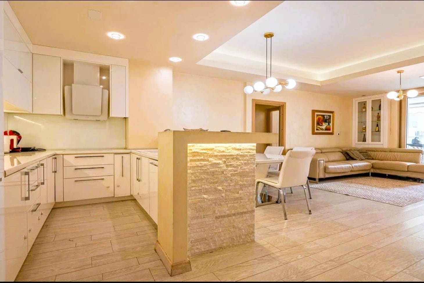 Продаётся 2-комнатная квартира в Будве, район Розино