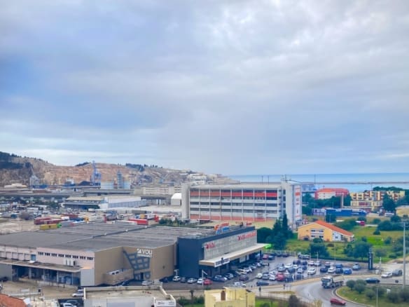 Mieszkanie 2-pokojowe na sprzedaż w centrum Baru — Nowoczesne 74M² mieszkanie z ekspozycją południową